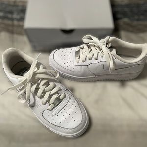 White Air Force ones.. worn 3x’s